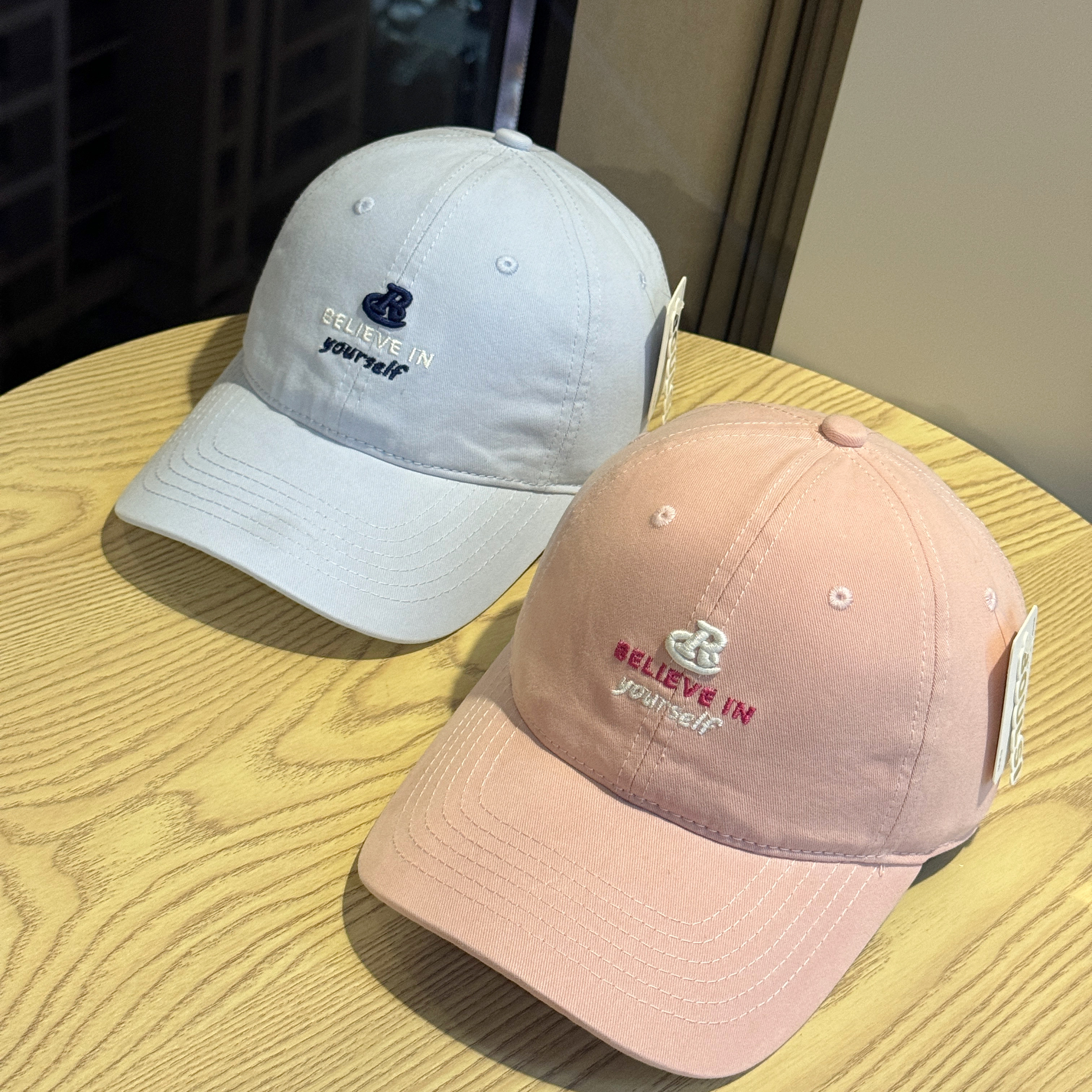 新款韩版字母刺绣破洞棒球帽