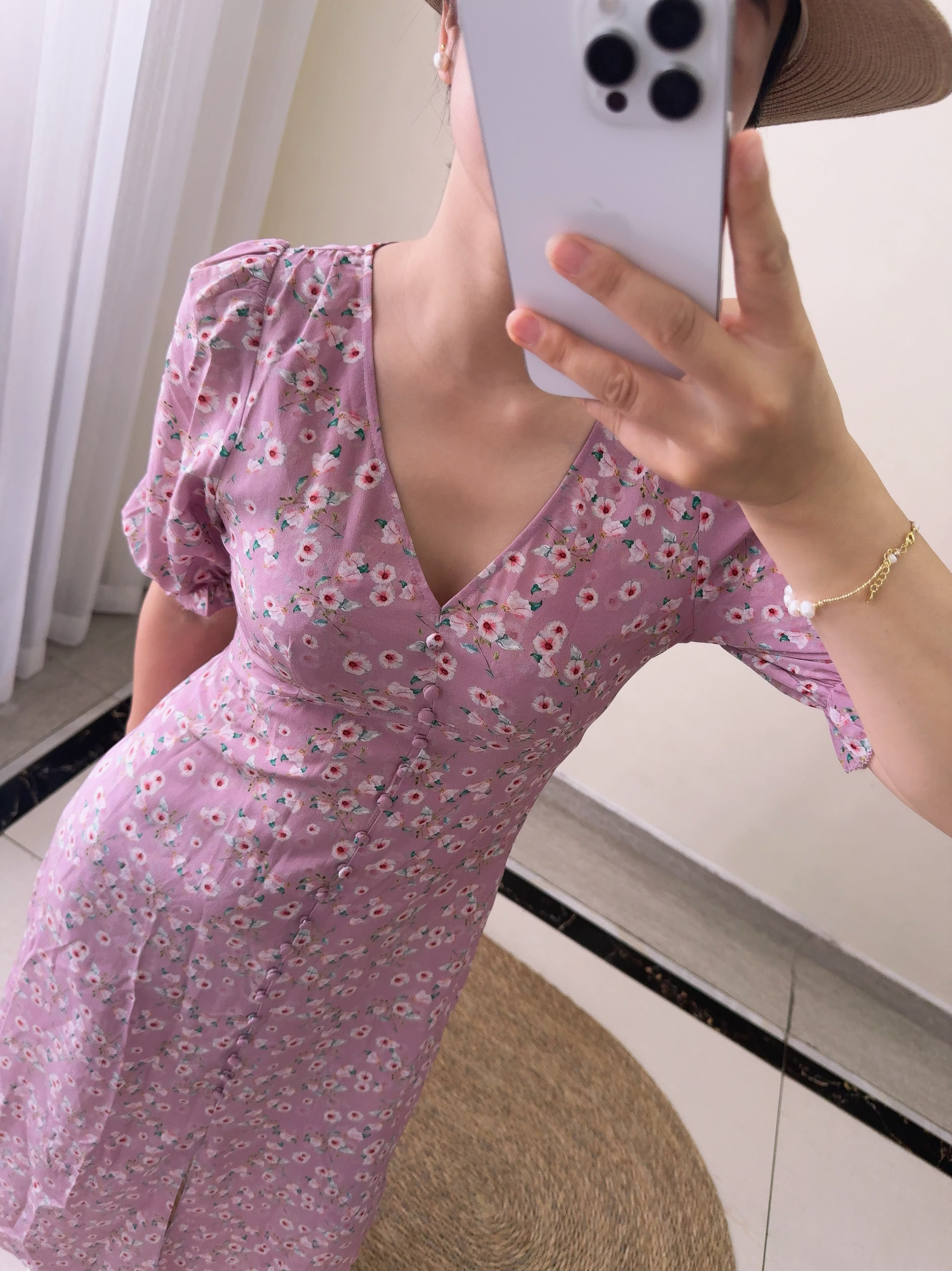 100%重磅真丝桑蚕丝少女感碎花显瘦泡泡袖甜美收腰V领连衣裙
