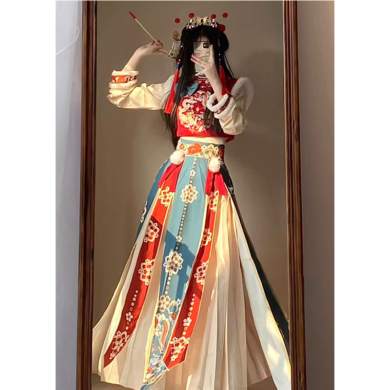 圣诞节新年战袍穿搭服装汉服女圆领比甲加绒加厚汉元素冬季拜年服
