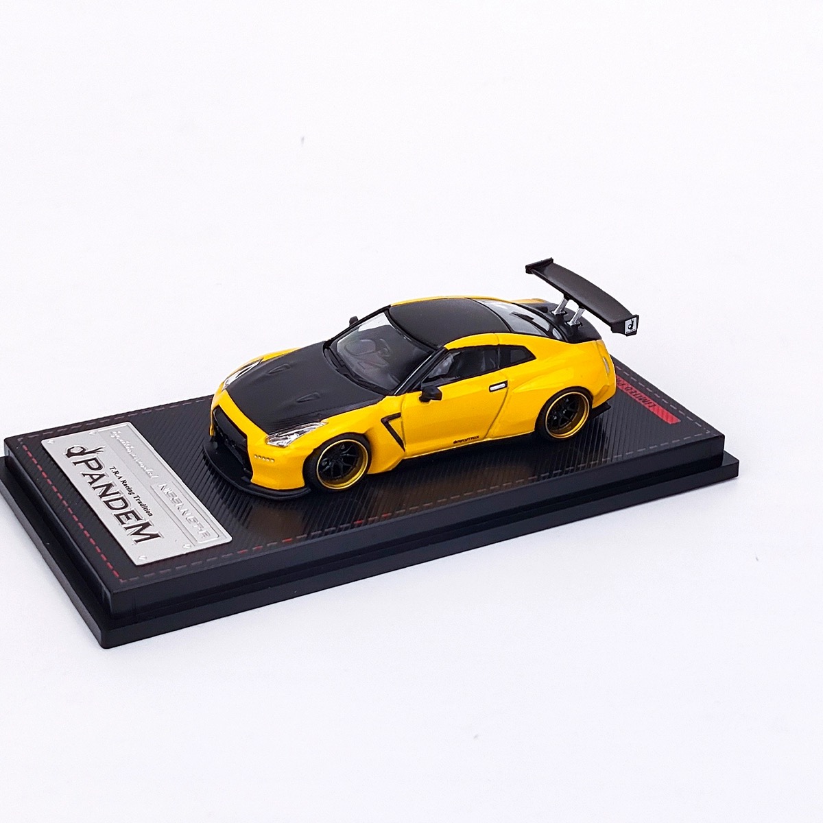 Ignition IG 1:64尼桑 GTR R35 PANDEM火箭兔合金汽车模型-封面