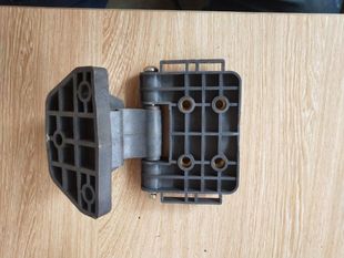 柳汽乘龙霸龙原厂配件东风柳汽乘龙H7H5M3原厂前面板铰链合页支架