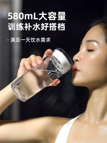 Веревка из фугуанга с чаем, разделенная простой чашкой ветра