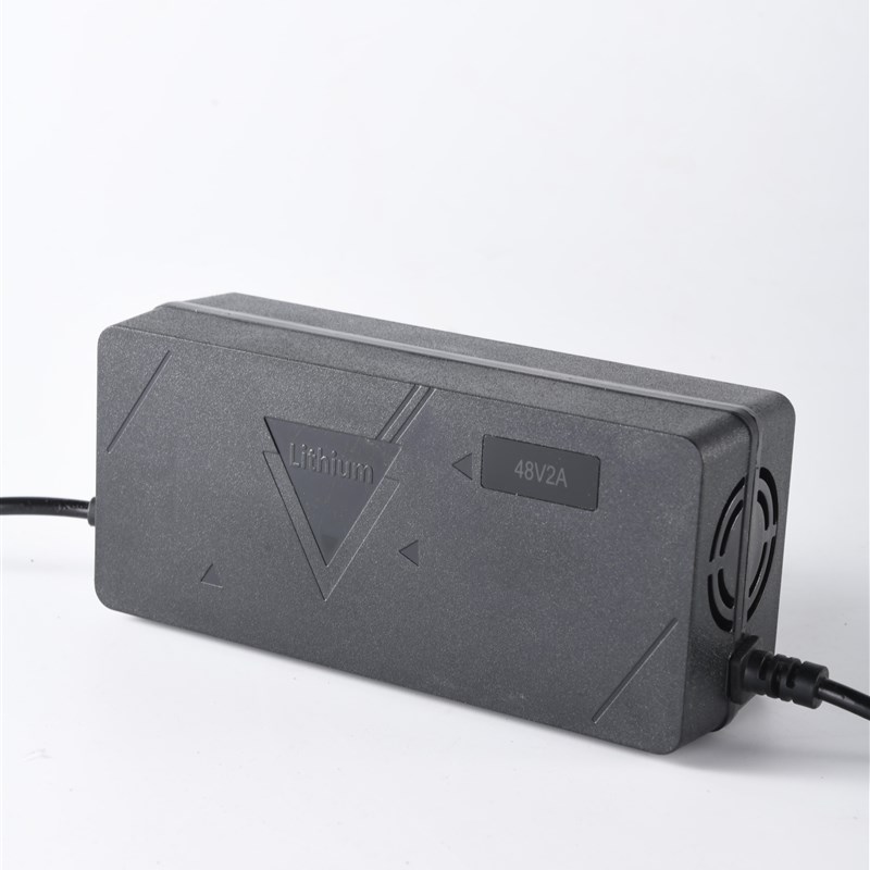 电动车锂电池充电器静音智能保护锂电专用温控耐高温多种插头