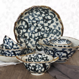 日本进口冰裂釉手作章鱼唐草纹双耳钵面碗手绘粗陶釉下彩复古大碗