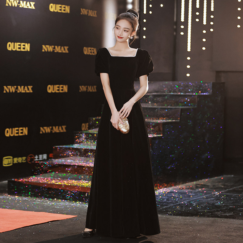 2025新款黑色丝绒晚礼服艺考轻奢小众宴会演出主持女高级感连衣裙