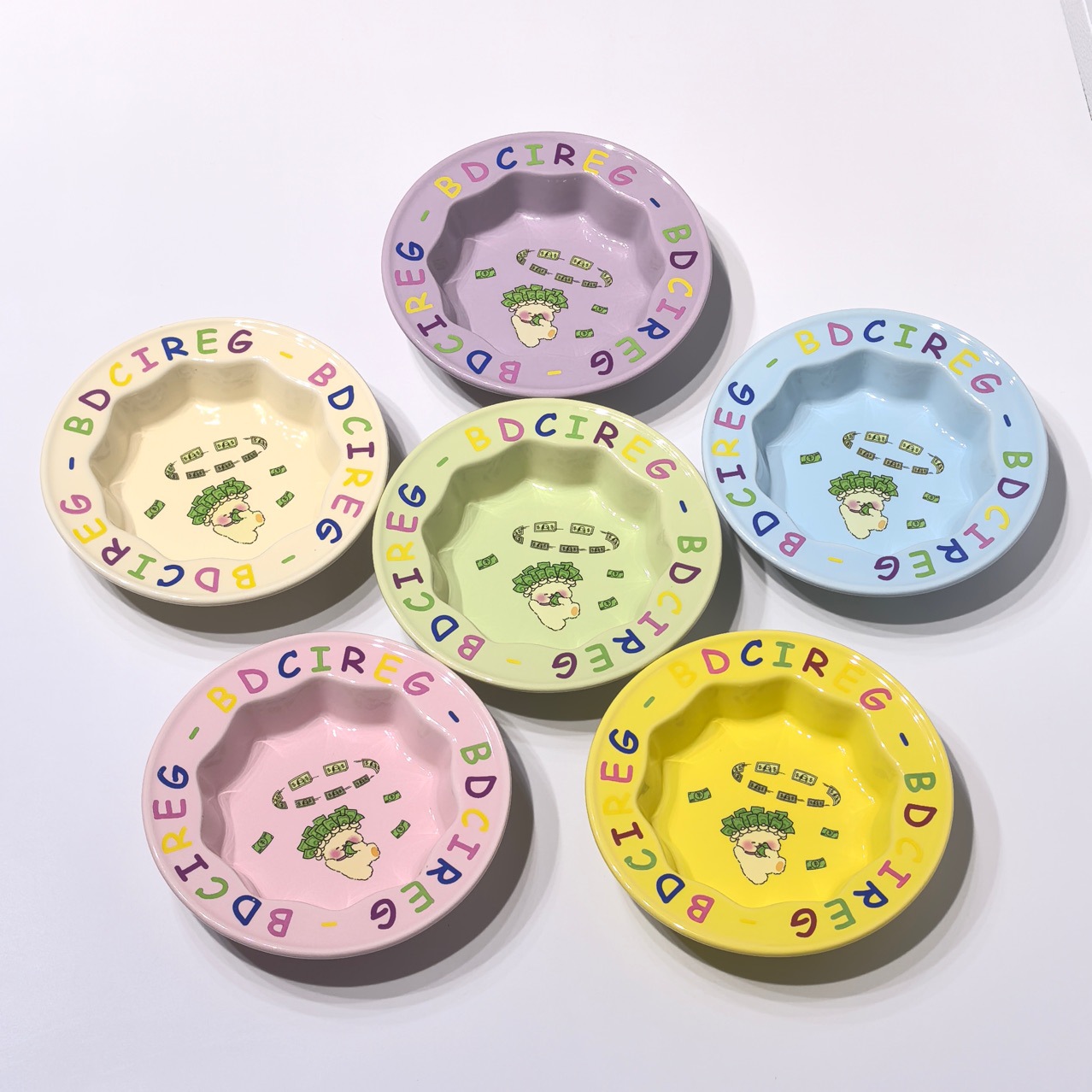 花边陶瓷曲奇边猫碗狗碗猫咪罐头碗食盆ins风可爱新款水碗宠物碗