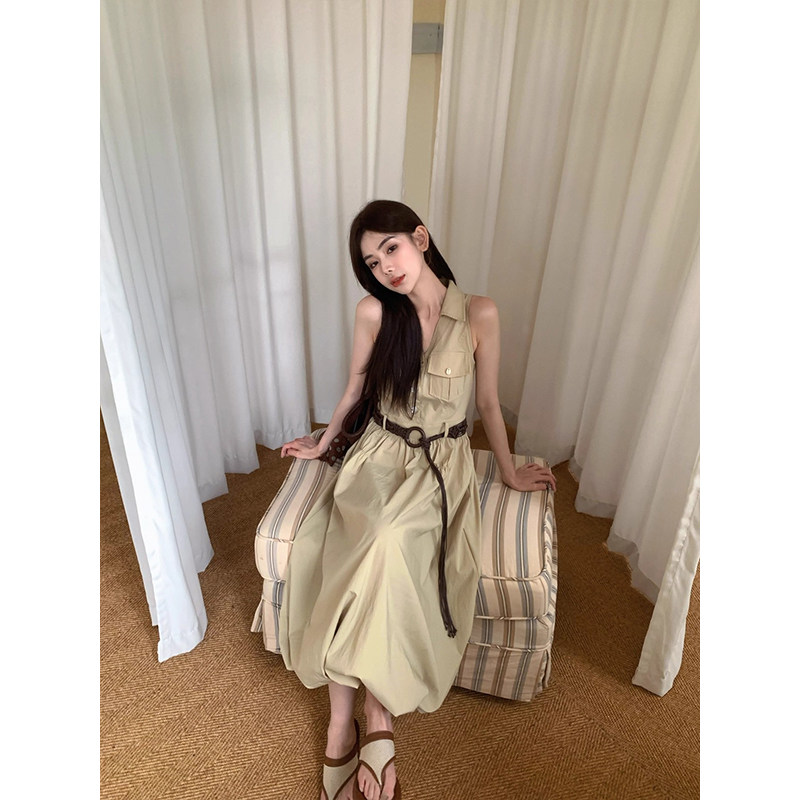 法式设计感简约休闲无袖V领连衣裙女夏季新款收腰显瘦时尚背心裙