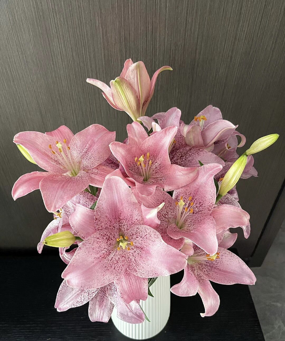 粉色百合粉天使百合基地现采现发精选优质百合高端鲜切花