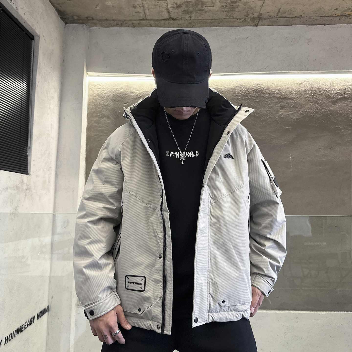 冬季新款百搭连帽大口袋羽绒服