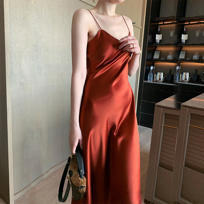 醋酸缎面吊带连衣裙宽松百搭小清新网红裙子抖音套装长裙斜裁设计