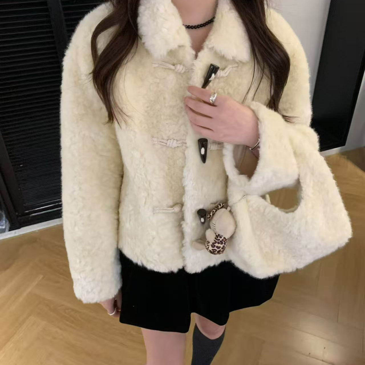 【福利】QIQI绮绮家~皮毛一体牛角扣外套33937【杭州奥瑾】#11-27,女装/女士精品,短外套,淘宝优惠券,粉丝福利购,淘宝优惠卷