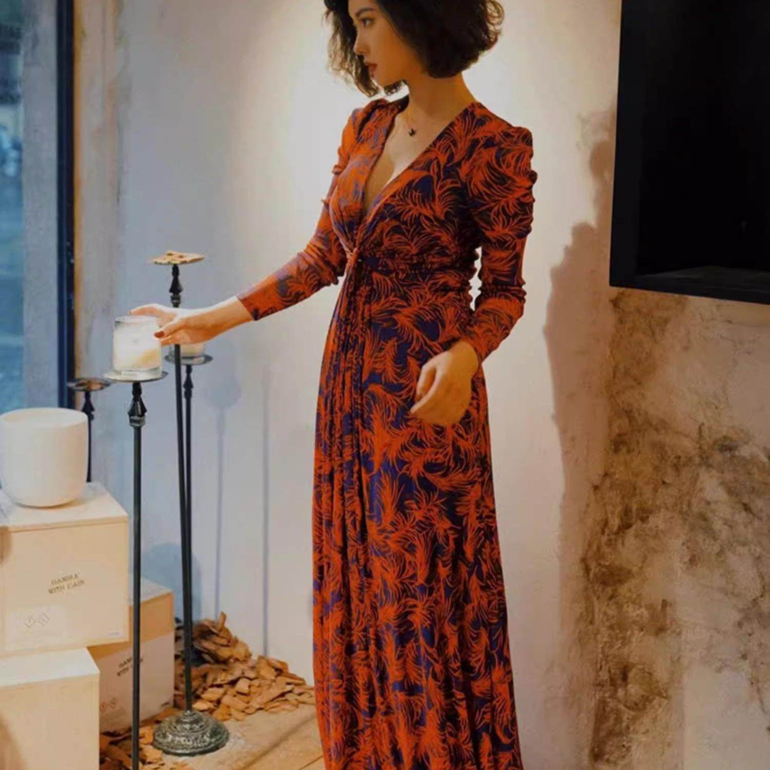 DI DVF2023早春新款 红色羽毛印花性感修身显瘦针织裹身裙