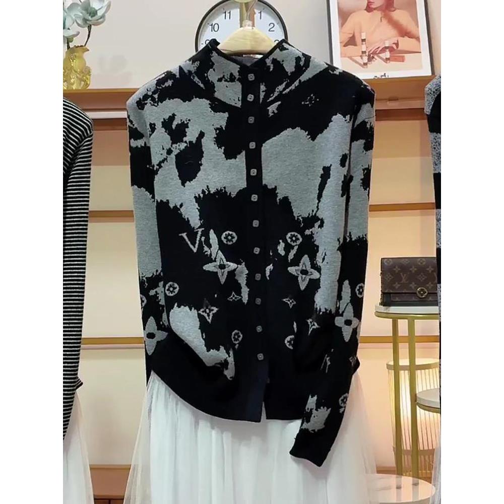 复古豹纹风高领纽扣针织开