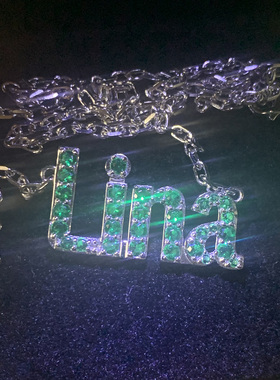 JoJo Jewelry 绿色宝石镶嵌字母Lina定制配饰项链吊坠