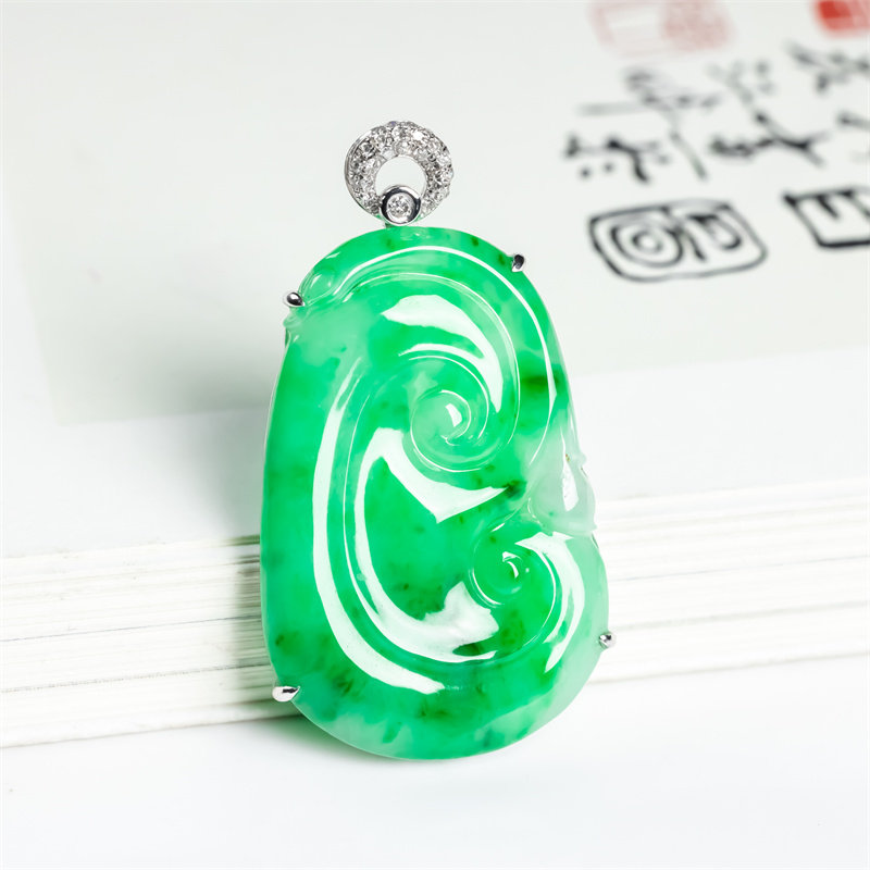 缅甸天然翡翠A货阳绿老坑吉祥如意吊坠18K高档冰绿如意男女款挂件