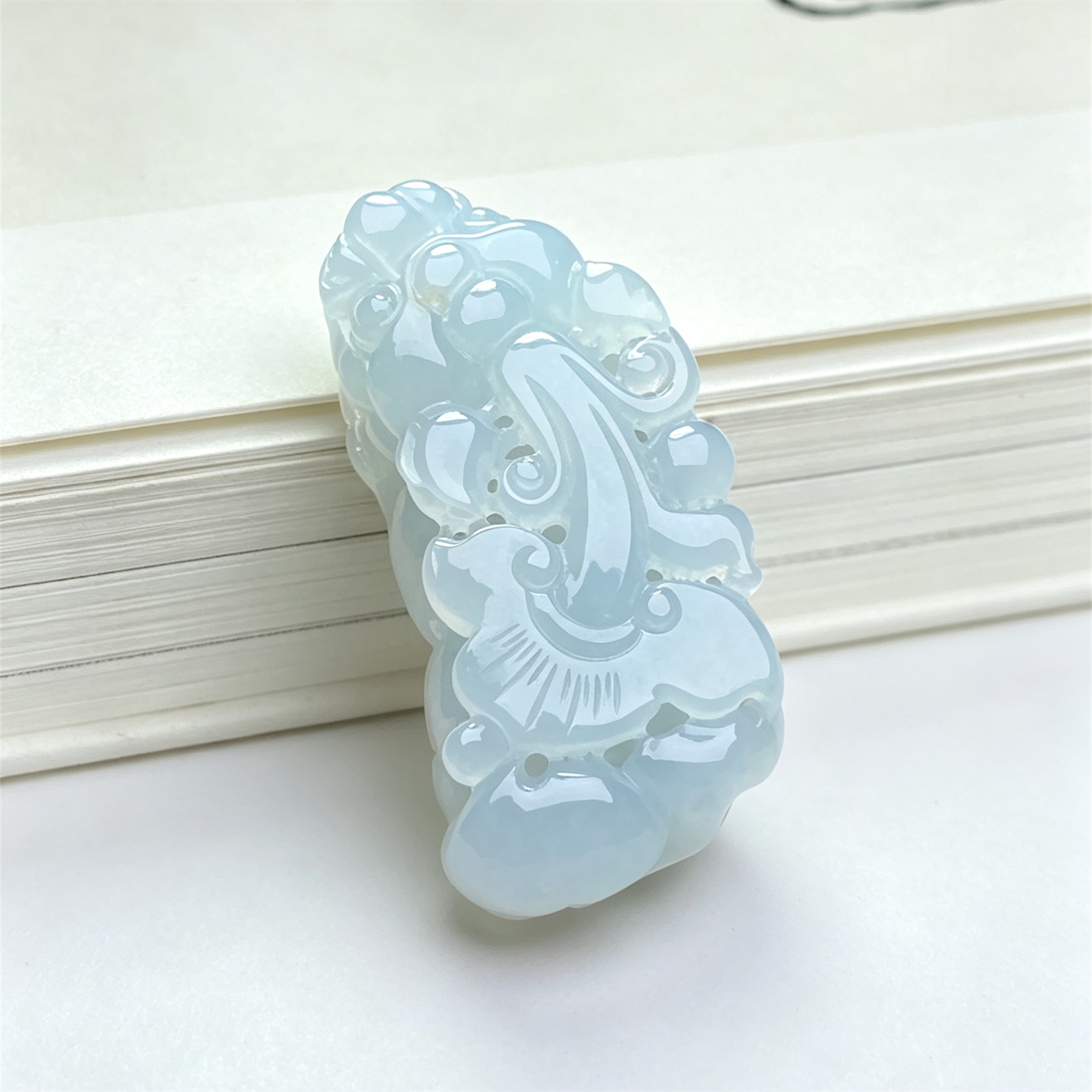 翠贵人冰糯种老坑貔貅如意吊坠