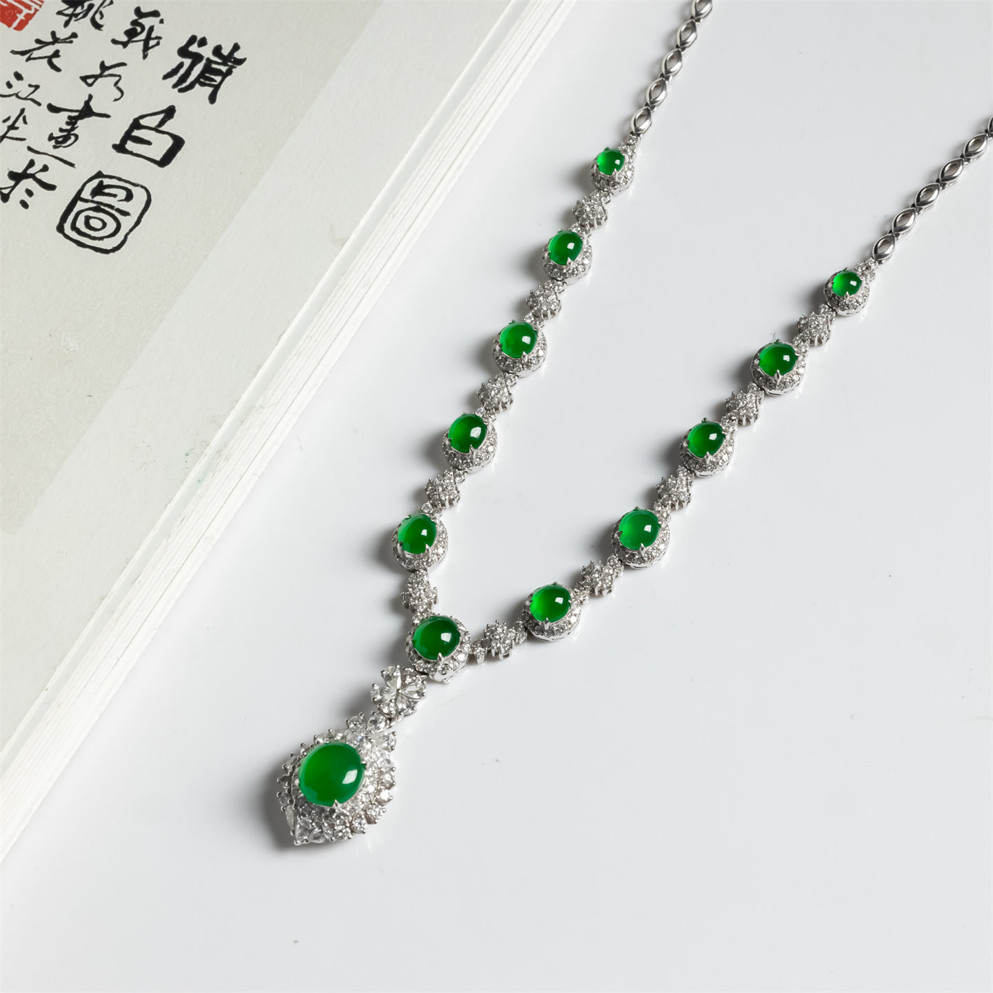 缅甸天然翡翠A货冰种阳绿戒面项链18K金高档时尚绿蛋翡翠项链老坑