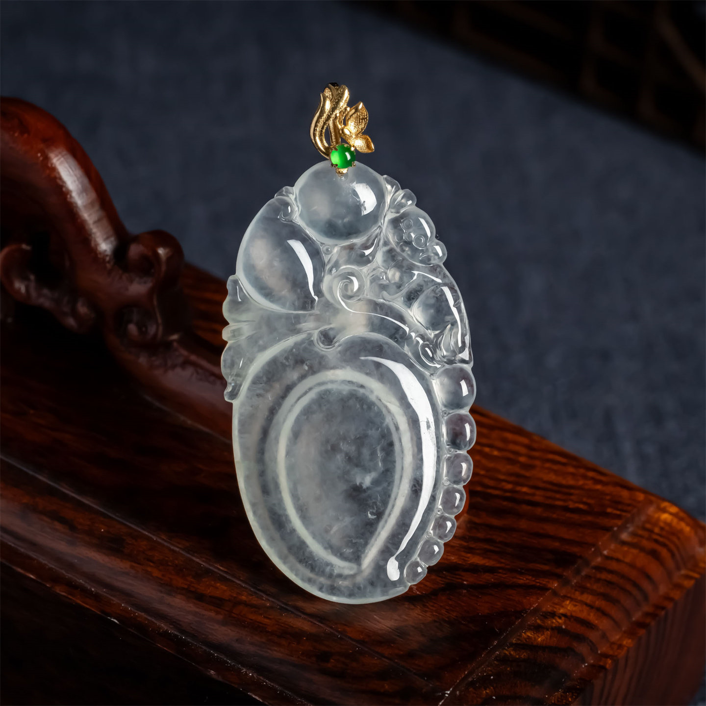 缅甸天然翡翠A货高冰种冰透起光福瓜如意吊坠18K福在眼前翡翠挂件