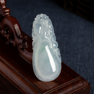 缅甸天然翡翠a货冰糯种老坑飘绿福瓜如意吊坠男女款福在眼前挂件