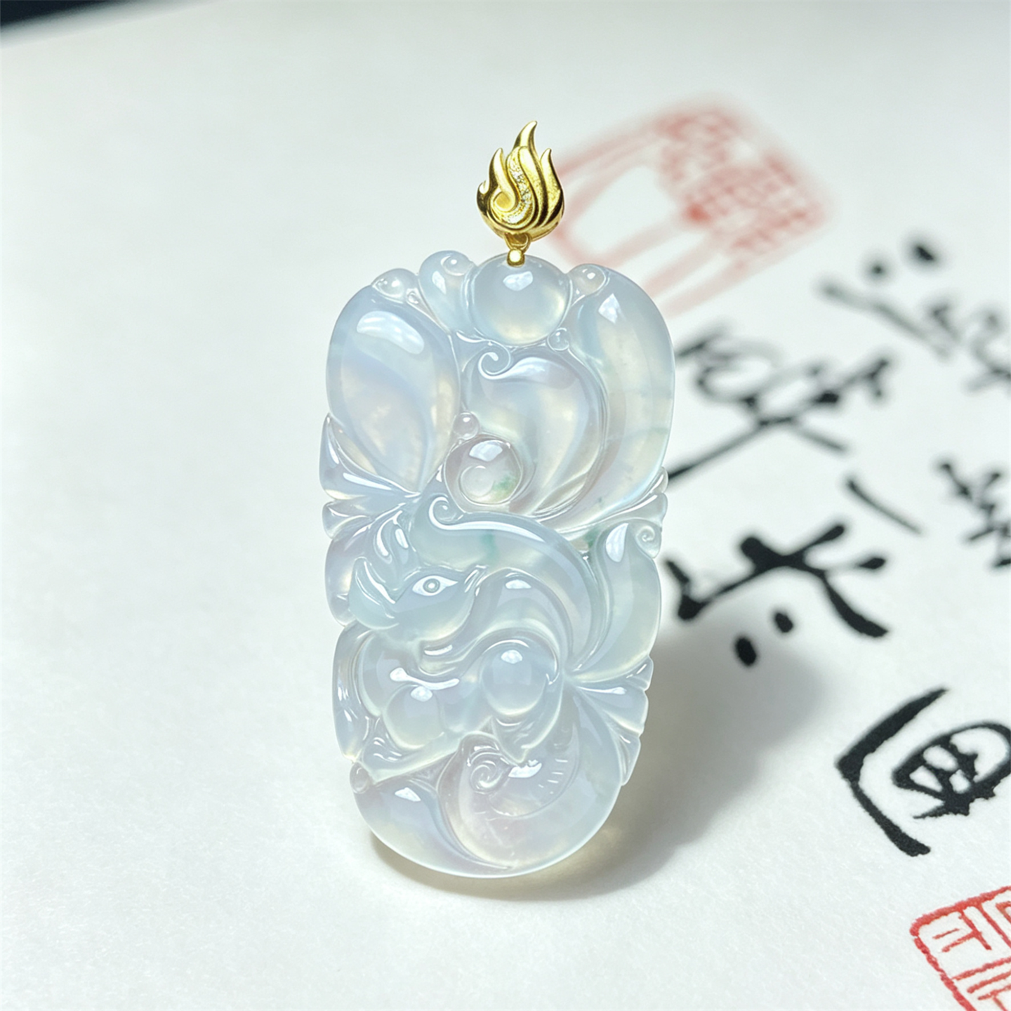 翠贵人冰种飘花冰透18K九尾狐