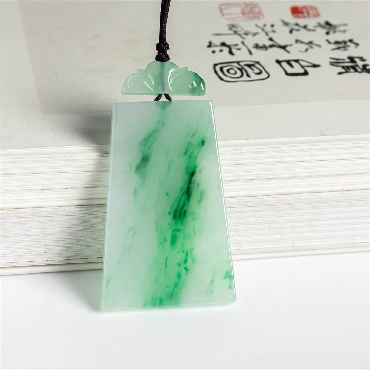 缅甸天然翡翠a货阳绿冰糯种平安无事牌吊坠男女款冰绿毛衣链挂件