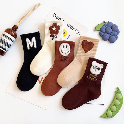 韩版美拉德色系秋冬字母儿童袜