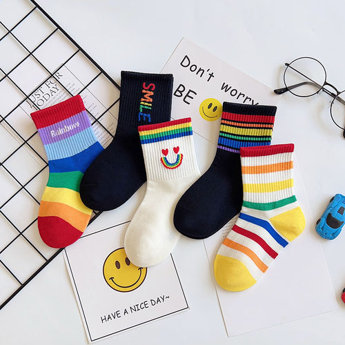 爱嘀嗒儿童袜秋冬季精梳棉男女中大童彩虹条纹笑脸学生运动中筒袜