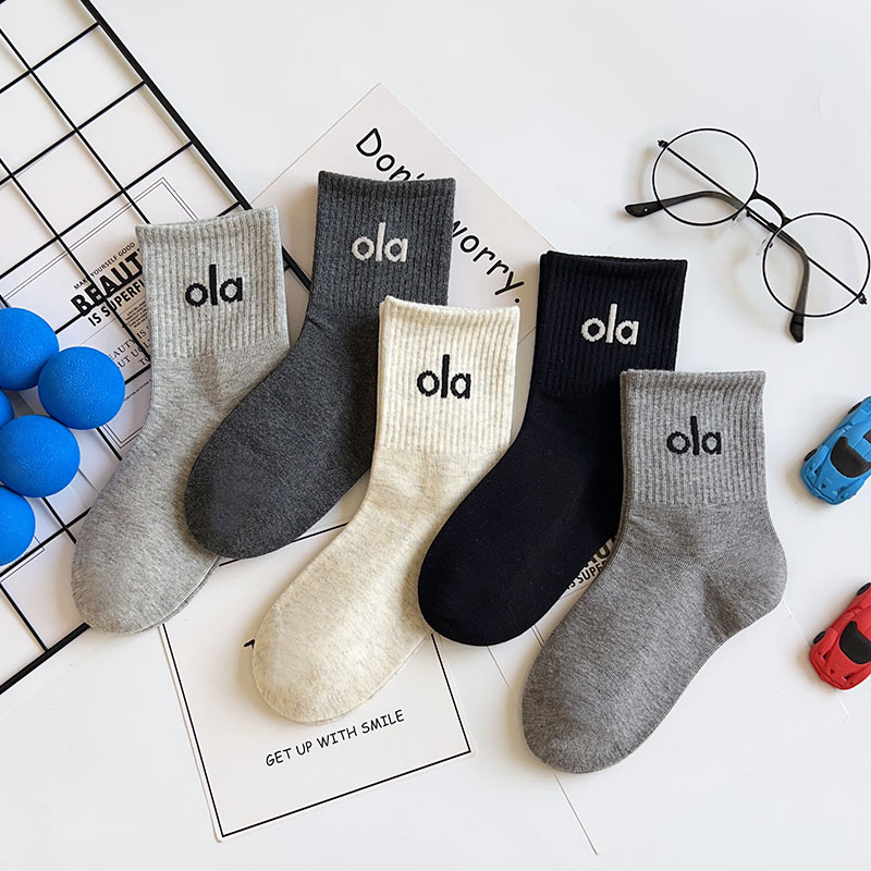 爱嘀嗒儿童袜子秋冬季精梳棉字母男女中大童街舞运动风中高筒潮袜