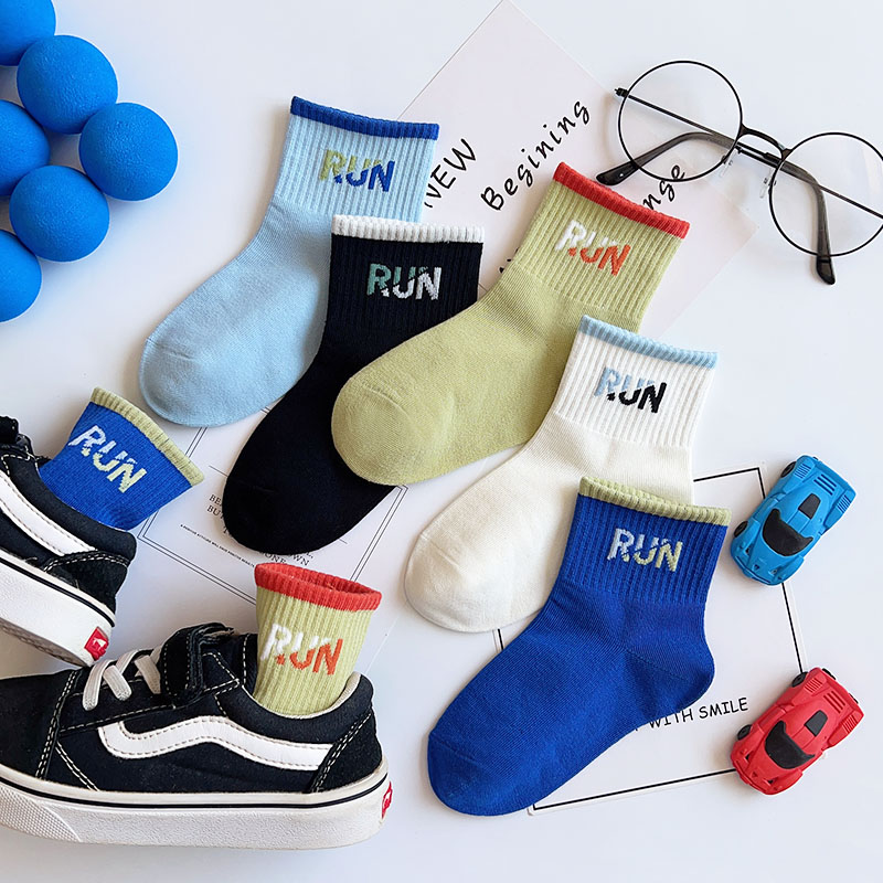 爱嘀嗒儿童袜子秋冬季精梳棉韩版学院嘻哈风字母运动男宝中高筒袜