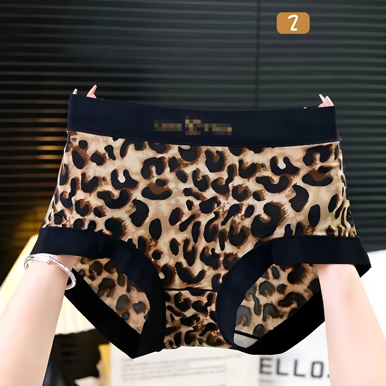 无痕大码性感豹纹女士内裤中高腰丝滑裸感胖mm舒适包臀女生三角裤