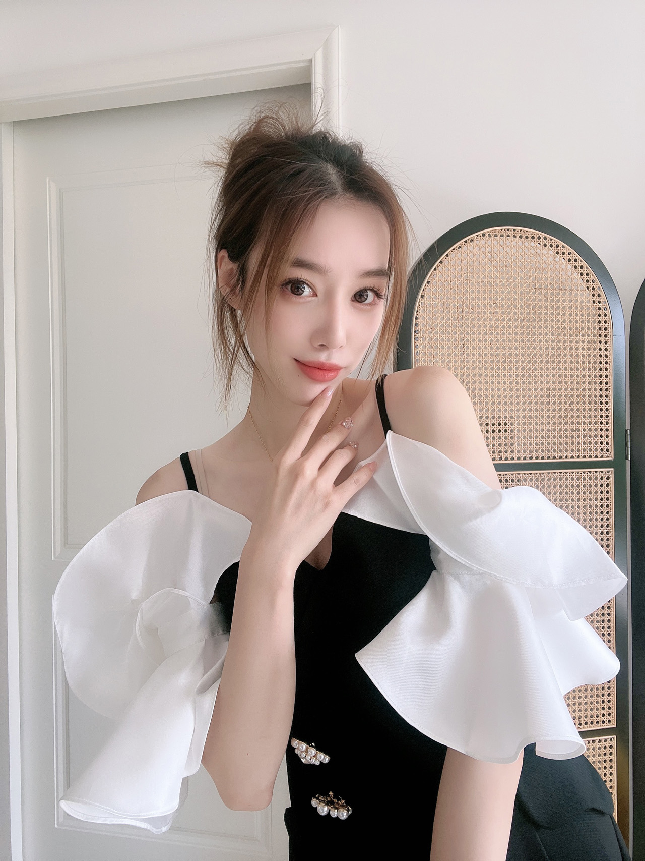 小姐姐全球购YEESIN 姜熠 D2C设计师品牌 荷叶袖 显瘦遮肉 连衣裙
