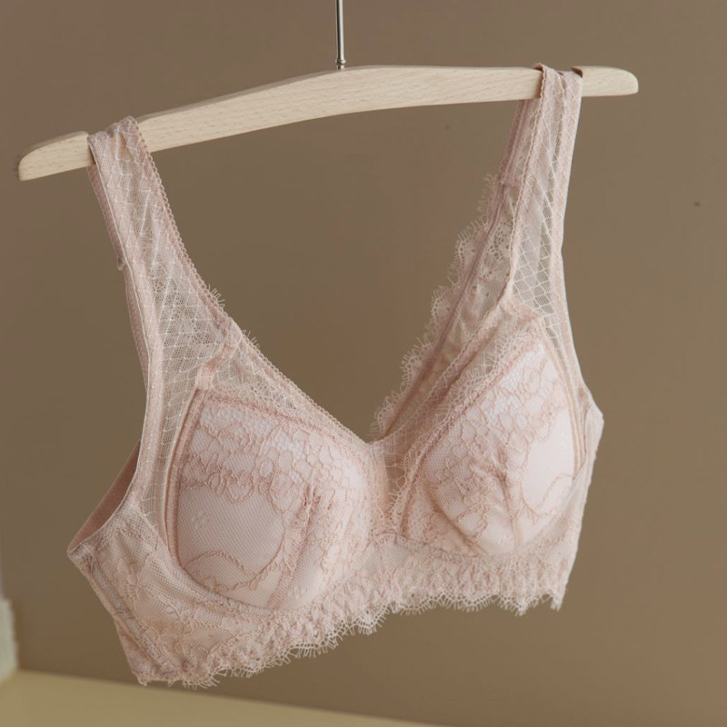 王小芋定制亚希版内衣无钢圈薄款软模杯大胸显小不空杯文胸w059