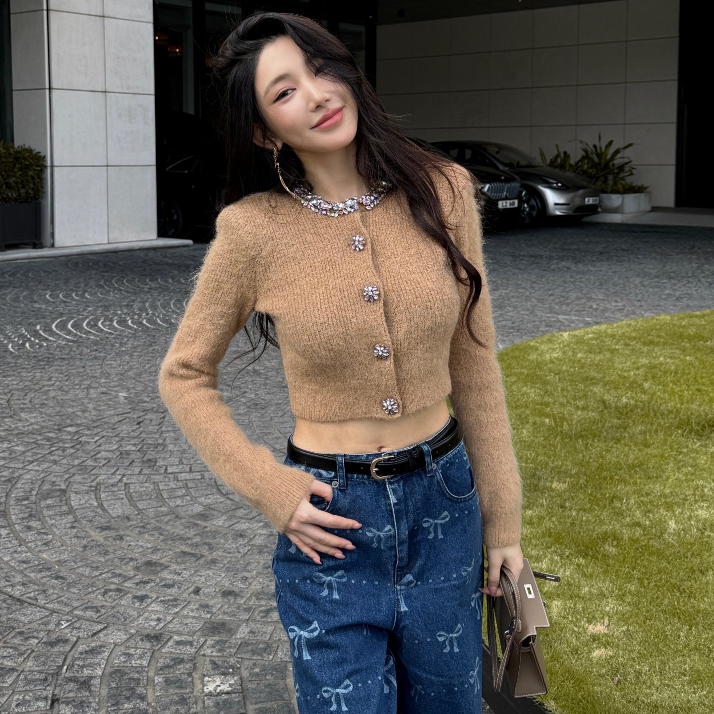 2026春季新款女装浅咖色手工订钻羊驼毛混纺长袖针织毛衣上衣开衫