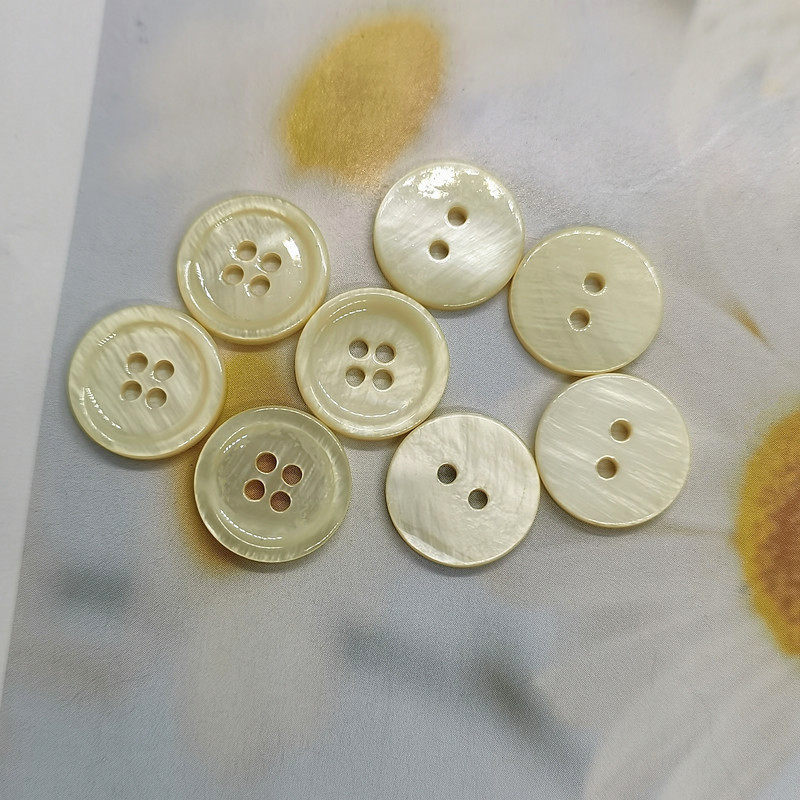 天然贝壳纽扣奶黄色珍珠贝壳扣浅黄色毛衣开衫衬衫大衣扣外套扣子
