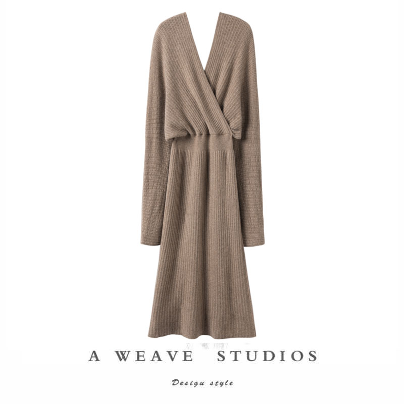 纯羊绒V领长袖收腰针织连衣裙