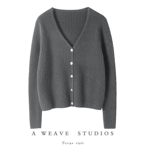 显瘦真不难！纯羊绒开衫女V领坑条短款羊绒毛衣女针织开衫小外套