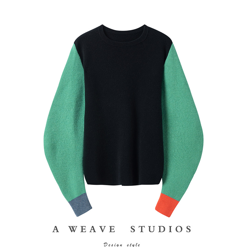 撞色弯刀袖修身羊绒衫女圆领毛衣