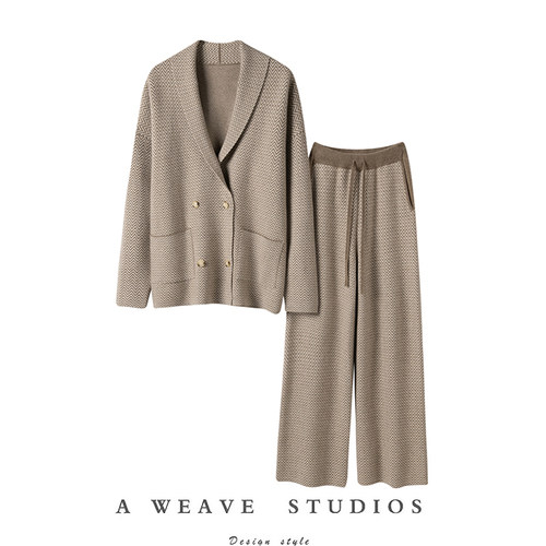 山羊绒波普人字纹印花开衫外套