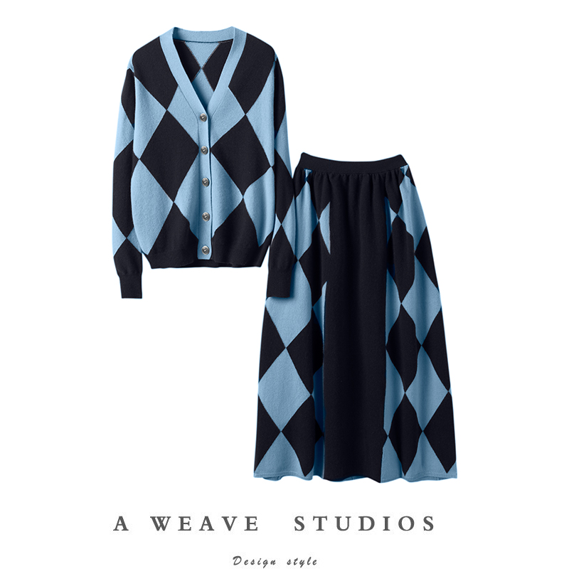 菱格提花V领羊绒开衫伞裙绒套装