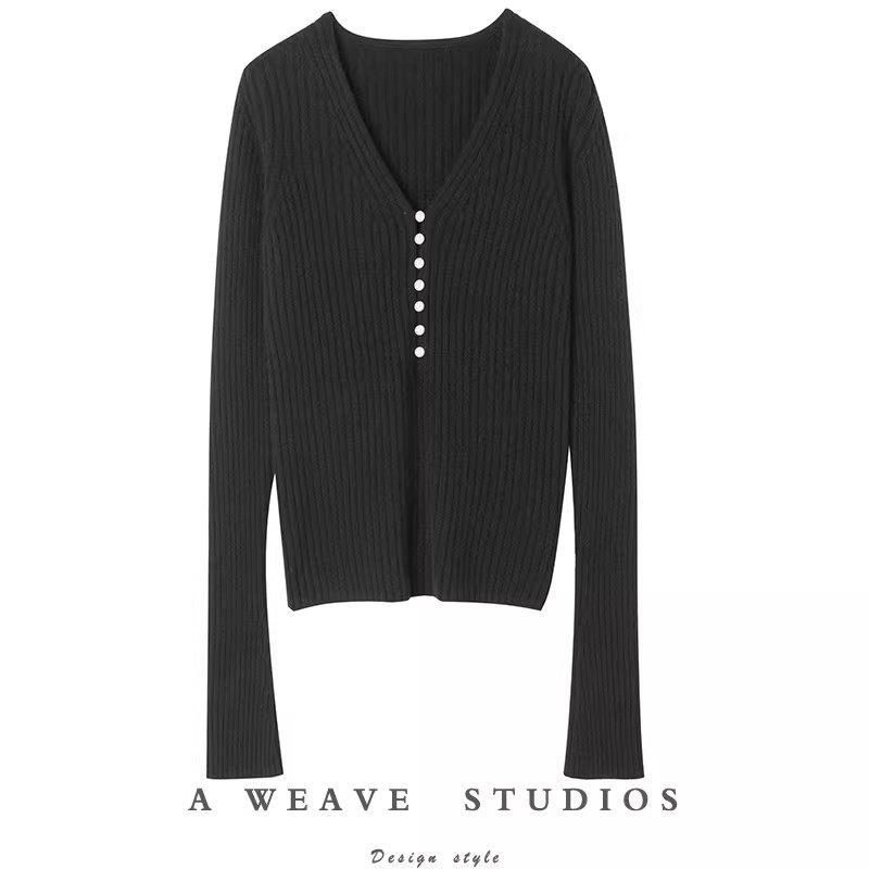 舒适再升级~简约好穿珍珠扣V领喇叭袖纯羊绒针织开衫女秋冬毛衣
