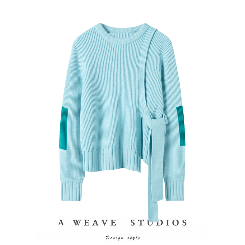 设计感不对称圆领羊绒毛衣女
