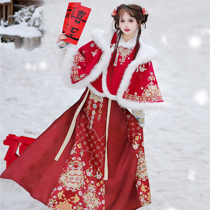 新中式汉元素汉服2025新款冬季改良加厚斗篷国风套装过年战袍,女装/女士精品,汉服套装,淘宝优惠券,粉丝福利购,淘宝优惠卷