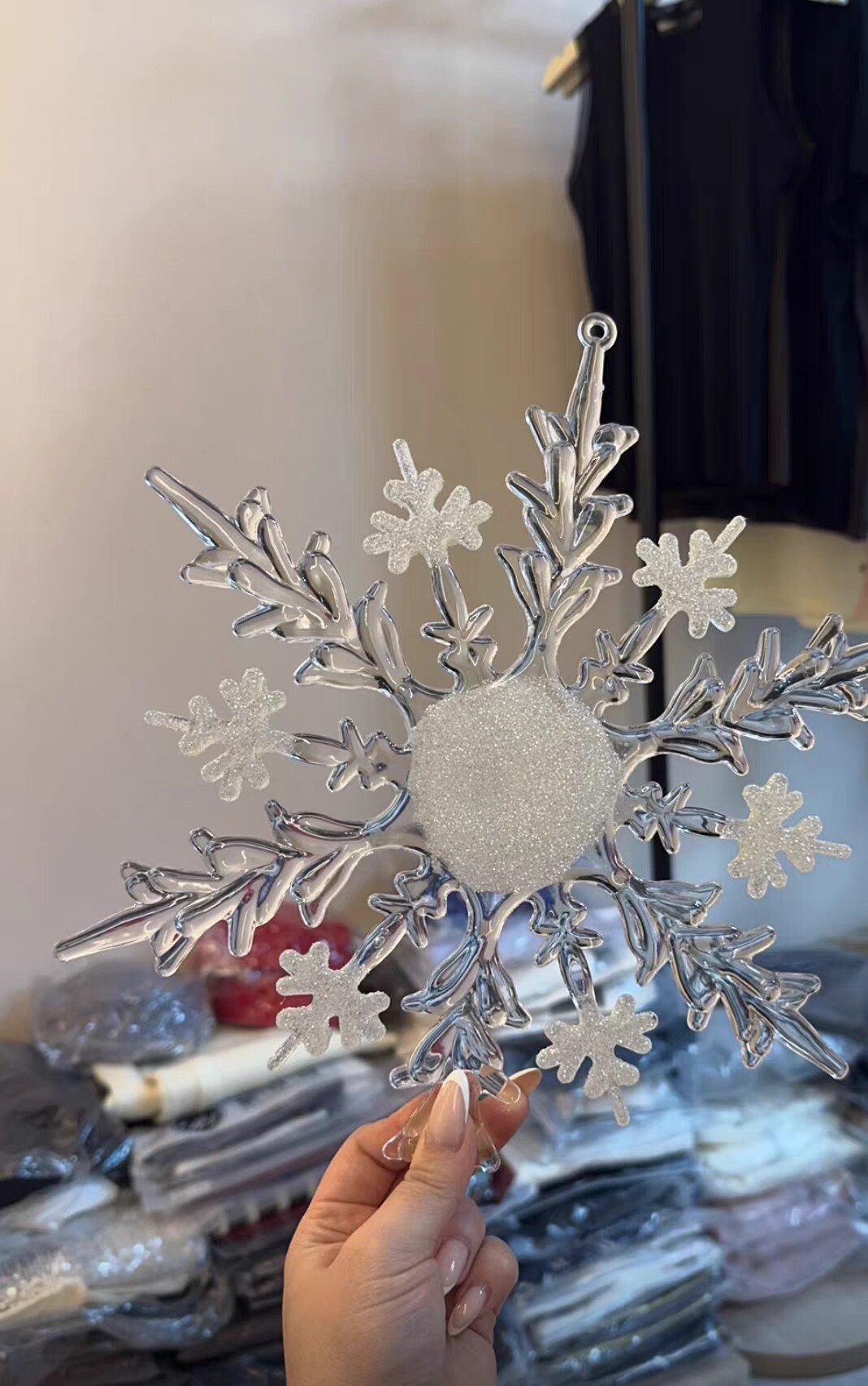 圣诞树装饰雪花挂件亚克力闪粉雪花摄影道具婚庆酒店雪花片吊饰