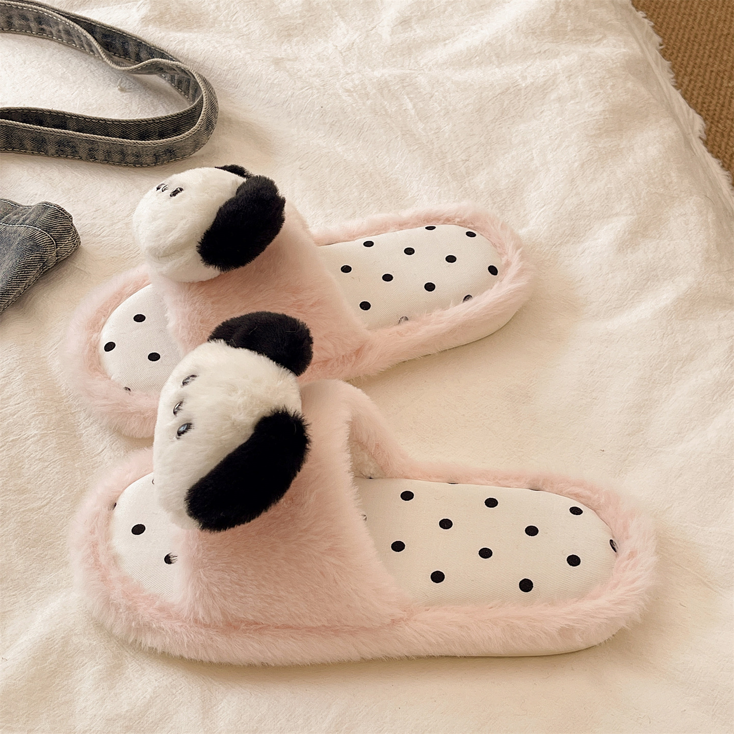 俏绘可爱小狗波点保暖毛毛拖鞋