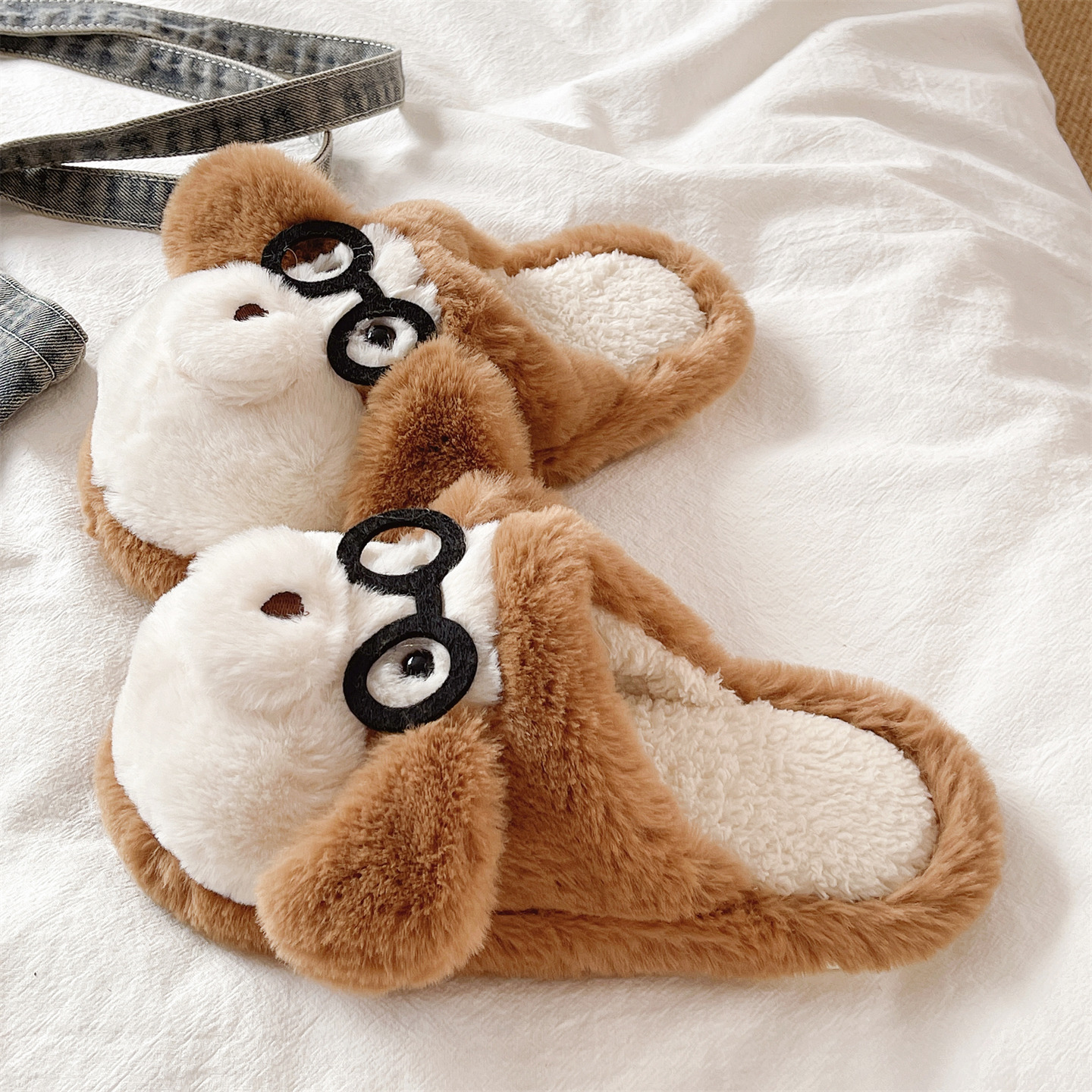 俏绘可爱小猴子厚底保暖毛毛拖鞋