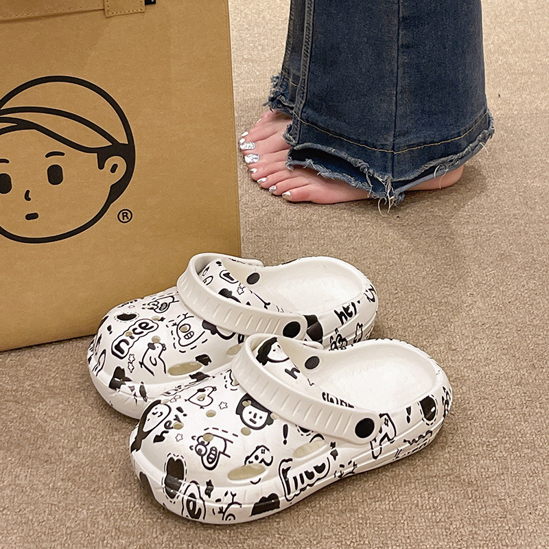 软底洞洞鞋女夏季2025新款外穿踩屎感厚底防滑可爱印花包头凉拖鞋
