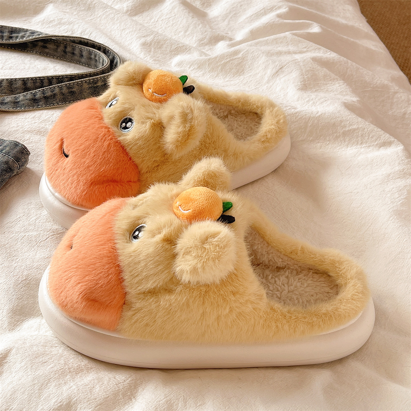 俏绘可爱水豚噜噜保暖包头棉拖鞋