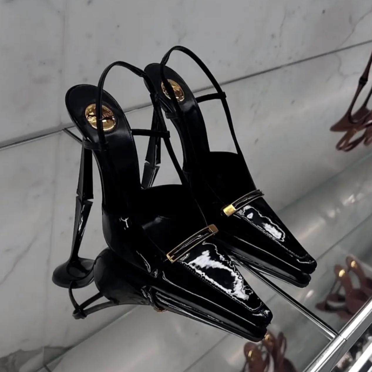 黑色包头凉鞋女款2025新款细跟不累脚气质绝美细跟小个子高跟鞋女