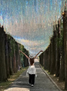 镭射炫彩蓝色天空海风动天幕雨丝帘流苏夏季街道遮阳场景布置装饰