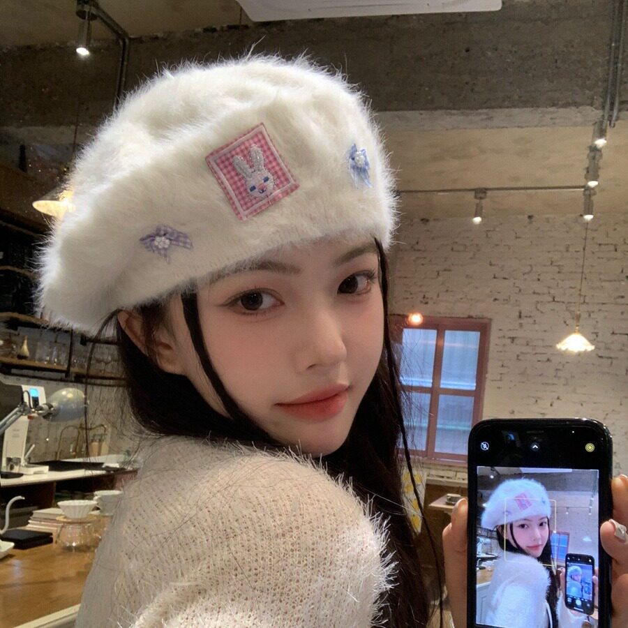 小众甜美可爱兔毛白色贝雷帽女冬季百搭保暖毛绒显脸小画家蓓蕾帽
